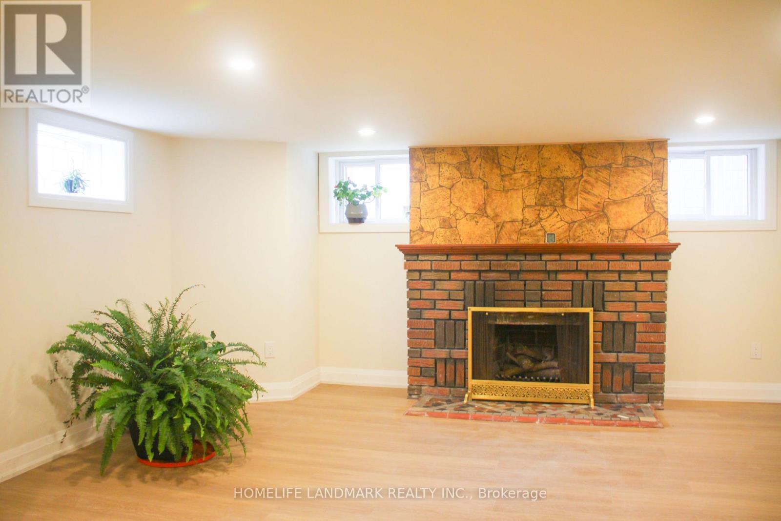 65 Glenwood Crescent, Toronto, Ontario  M4B 1J8 - Photo 14 - E12653608