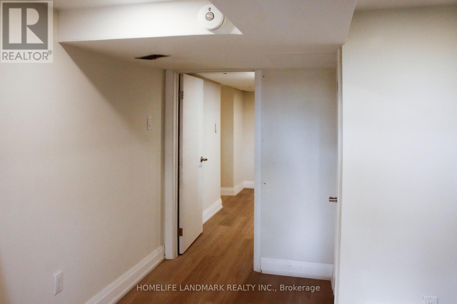 65 Glenwood Crescent, Toronto, Ontario  M4B 1J8 - Photo 8 - E12653608