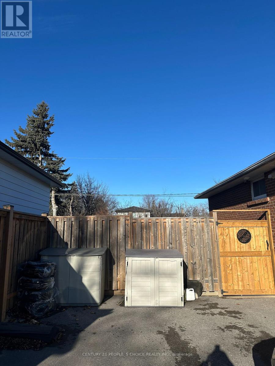 50 Dreyer Drive E, Ajax, Ontario  L1S 1J4 - Photo 13 - E12653612