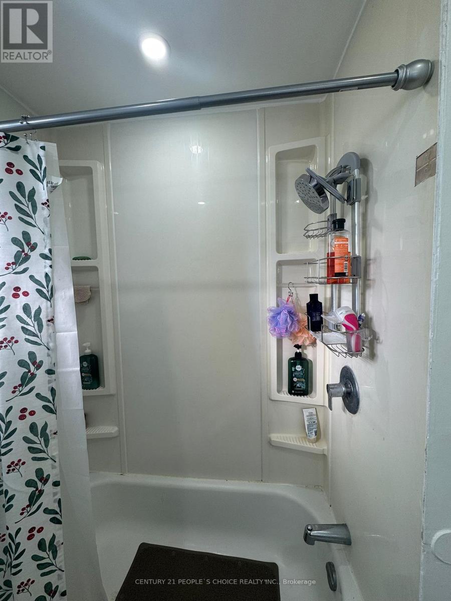 50 Dreyer Drive E, Ajax, Ontario  L1S 1J4 - Photo 7 - E12653612