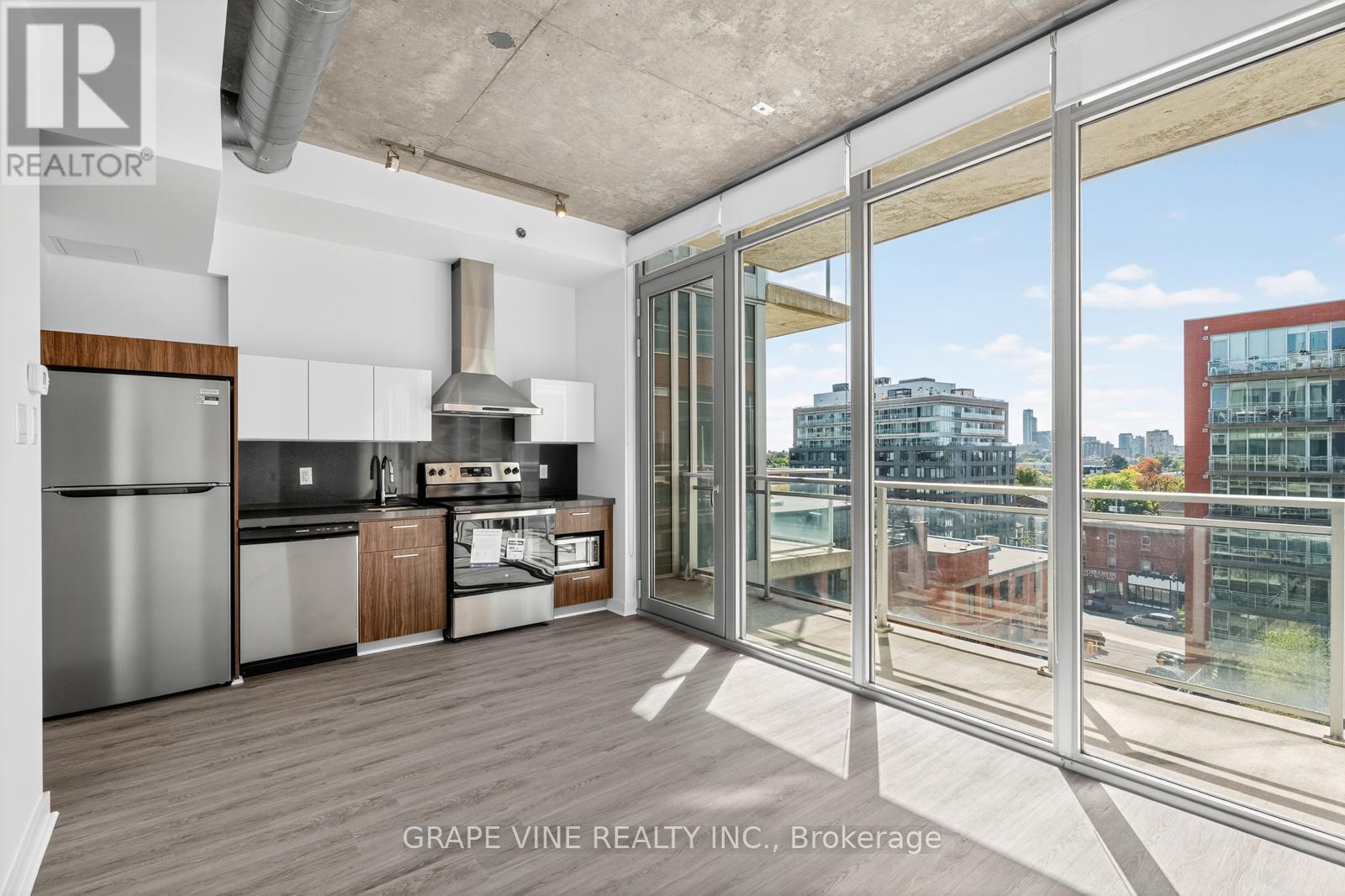 750 - 340 Mcleod Street, Ottawa, Ontario K2P 1A4 - Photo 12 - X12653618