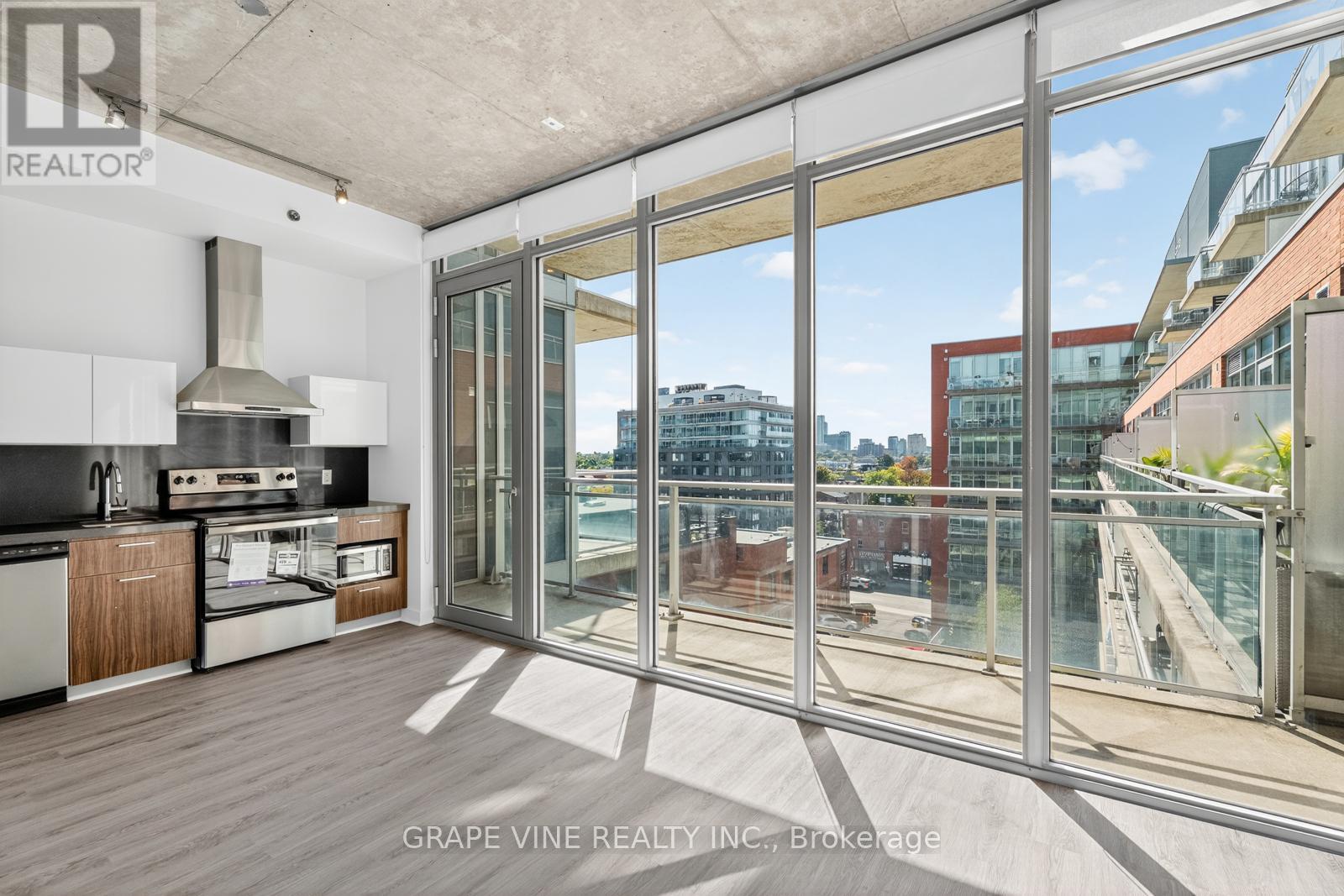 750 - 340 Mcleod Street, Ottawa, Ontario K2P 1A4 - Photo 17 - X12653618