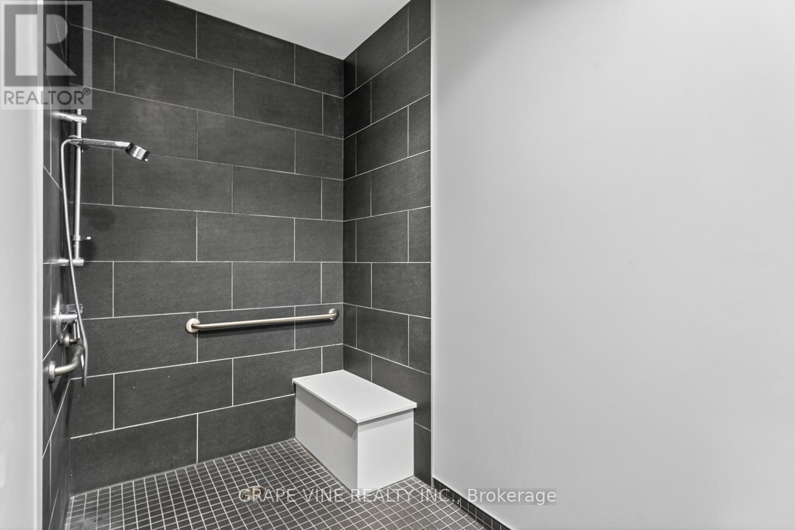 750 - 340 Mcleod Street, Ottawa, Ontario K2P 1A4 - Photo 35 - X12653618