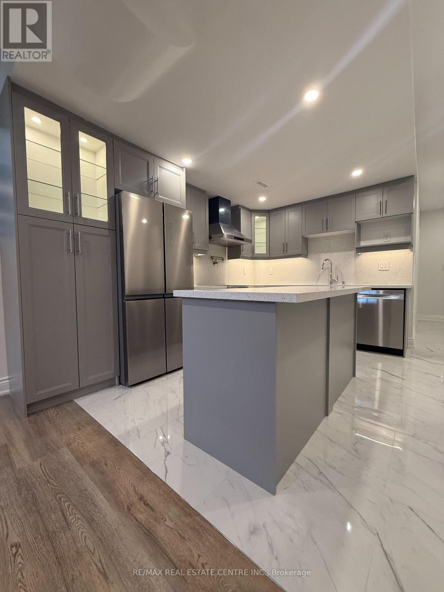 2379 Charles Cornwall Avenue, Oakville, Ontario  L6M 5M5 - Photo 3 - W12653500