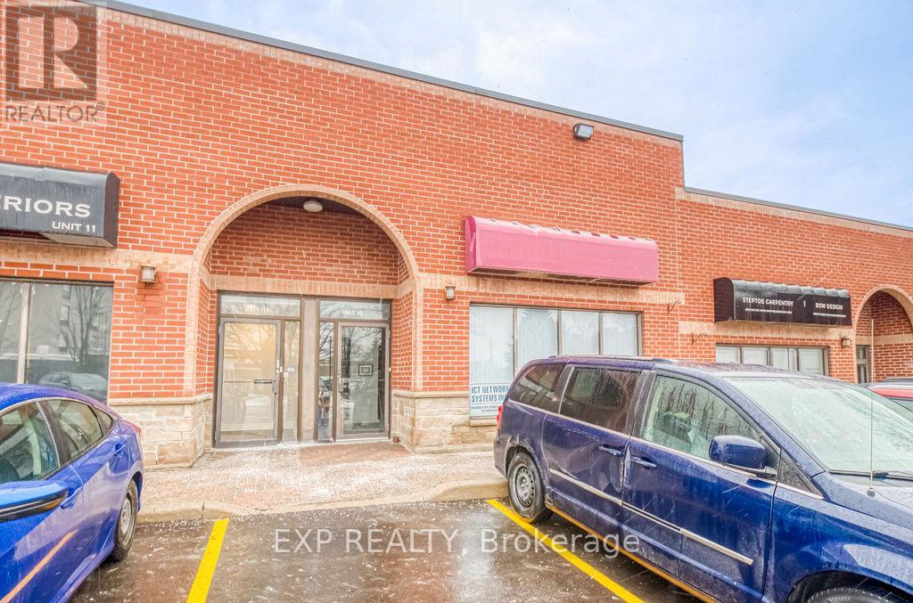 10 - 110 PONY DRIVE, Newmarket, Ontario