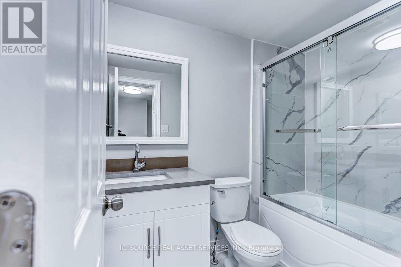 16 Normandy Place, Oakville, Ontario  L6K 1S1 - Photo 13 - W12550064