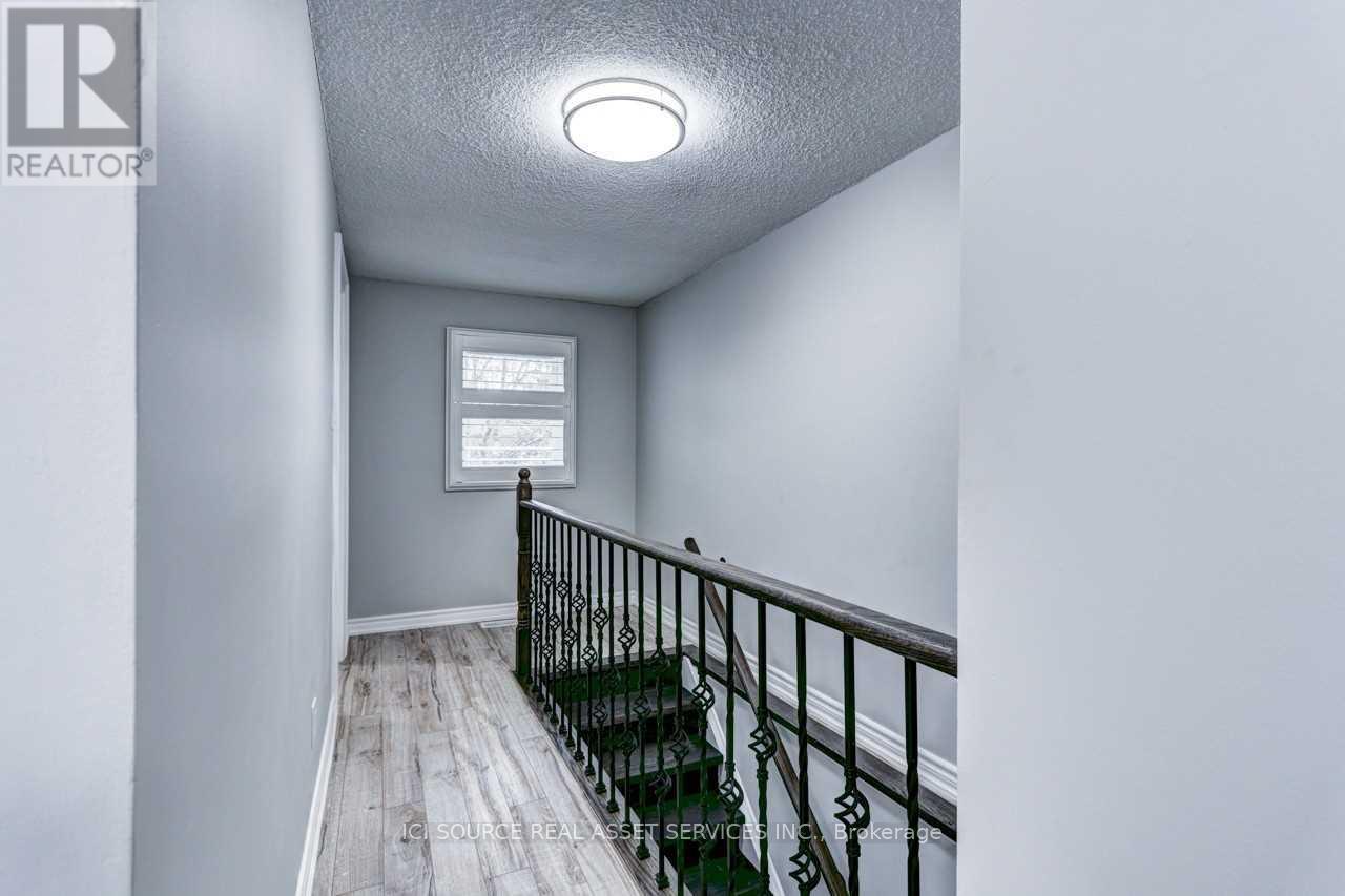 16 Normandy Place, Oakville, Ontario  L6K 1S1 - Photo 14 - W12550064