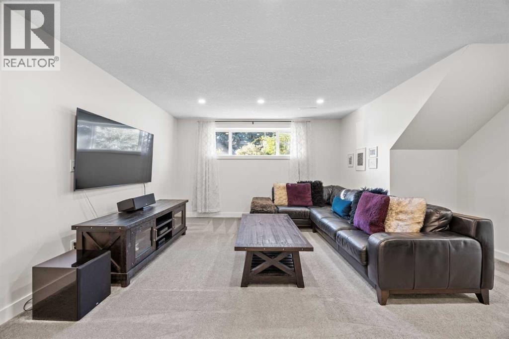 827 Canaveral Crescent Sw, Calgary, Alberta  T2W 1N3 - Photo 29 - A2270166