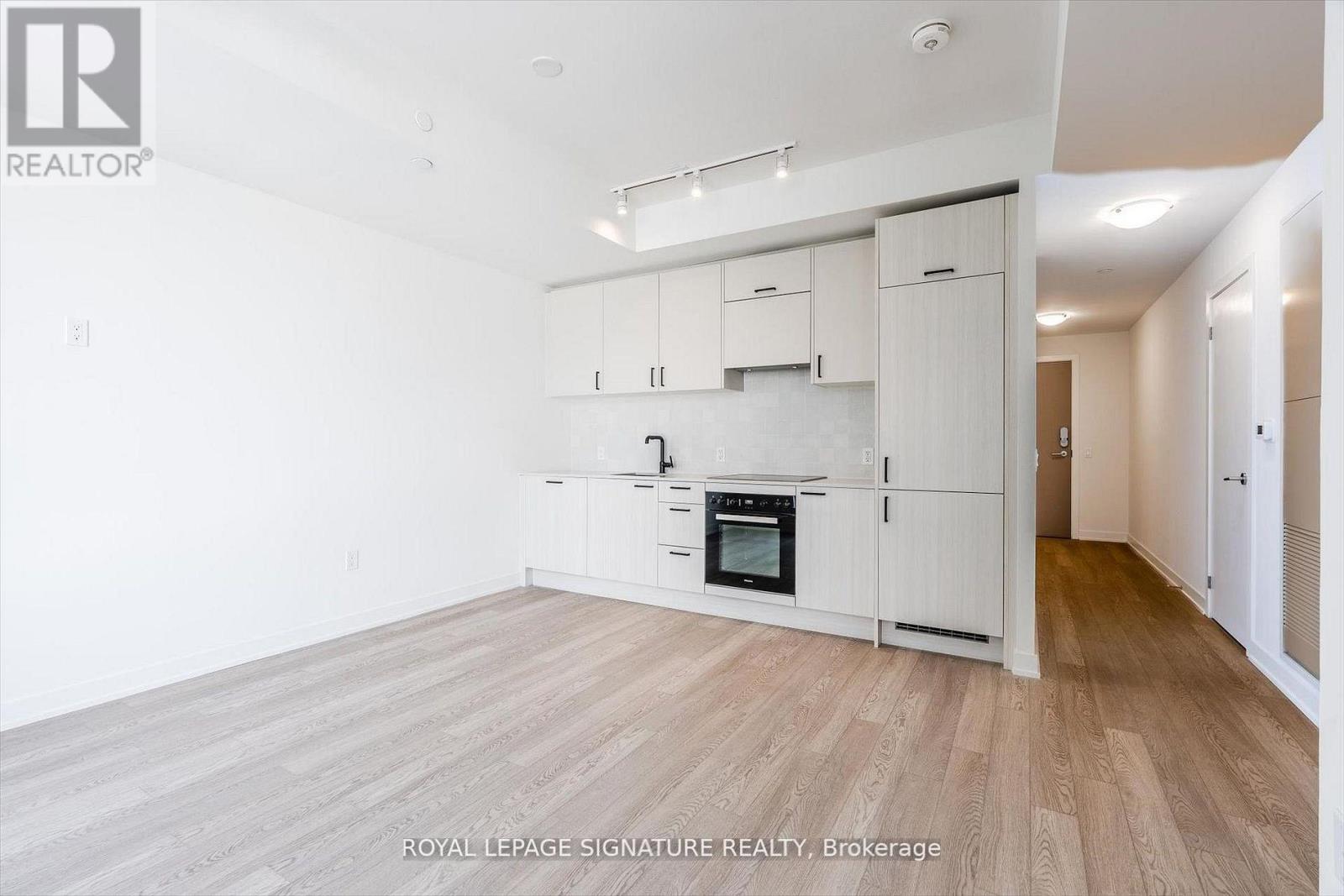 1820 - 1 Quarrington Lane, Toronto, Ontario  M3C 0S4 - Photo 12 - C12653630