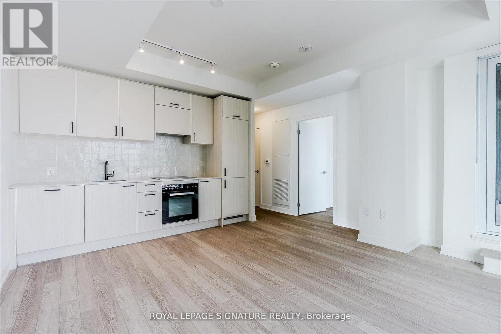 1820 - 1 Quarrington Lane, Toronto, Ontario  M3C 0S4 - Photo 8 - C12653630