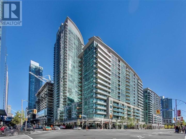 515 - 51 LOWER SIMCOE STREET, Toronto, Ontario