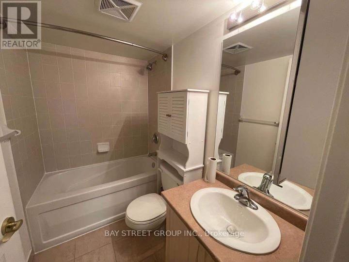 515 - 51 Lower Simcoe Street, Toronto, Ontario  M5J 3A2 - Photo 11 - C12653640