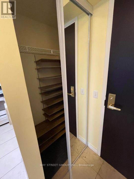 515 - 51 Lower Simcoe Street, Toronto, Ontario  M5J 3A2 - Photo 6 - C12653640