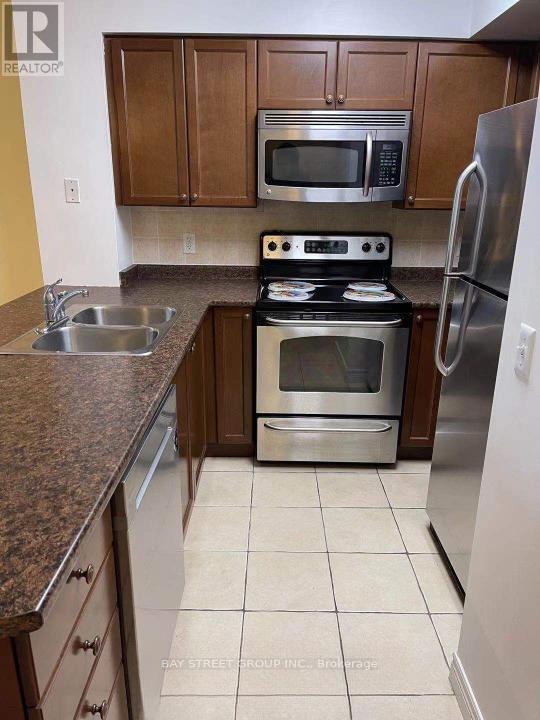 515 - 51 Lower Simcoe Street, Toronto, Ontario  M5J 3A2 - Photo 9 - C12653640