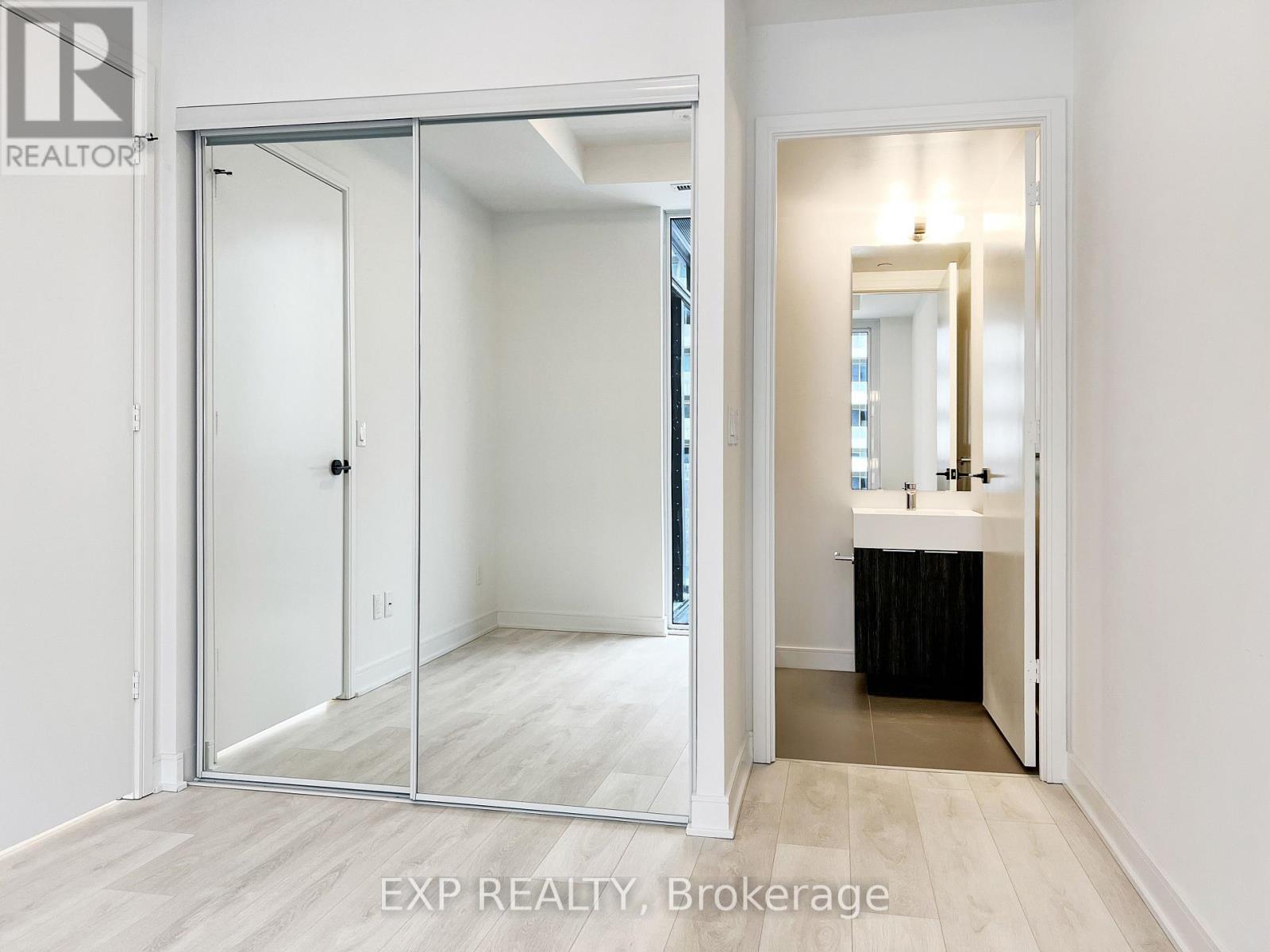 N372 - 35 Rolling Mills Road, Toronto, Ontario  M5A 0V6 - Photo 12 - C12653646