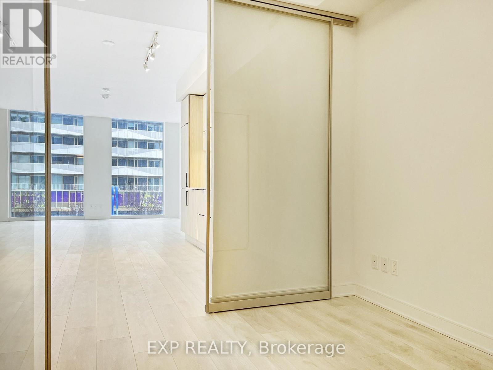 N372 - 35 Rolling Mills Road, Toronto, Ontario  M5A 0V6 - Photo 6 - C12653646