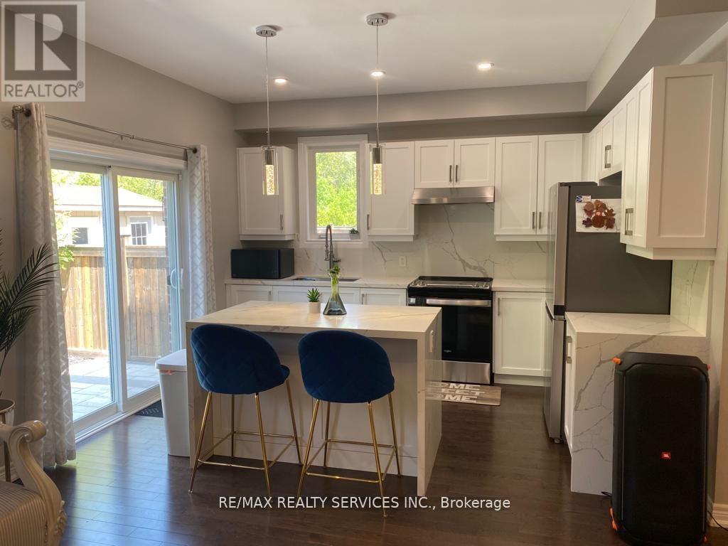 58 Promenade Drive N, Whitby, Ontario  L1R 0L4 - Photo 7 - E12653636