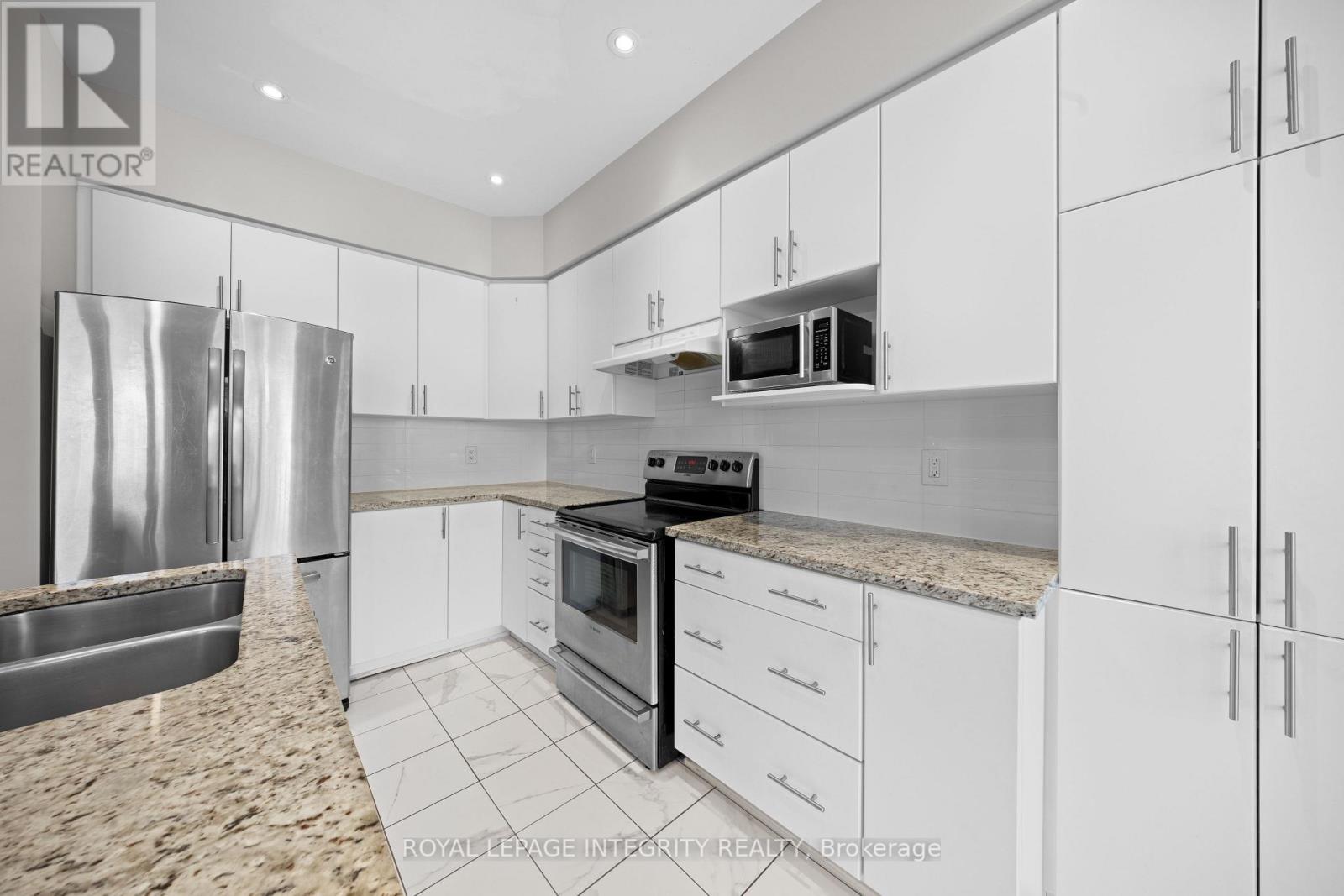 906 Fletcher Circle, Ottawa, Ontario  K2T 0B8 - Photo 13 - X12653652