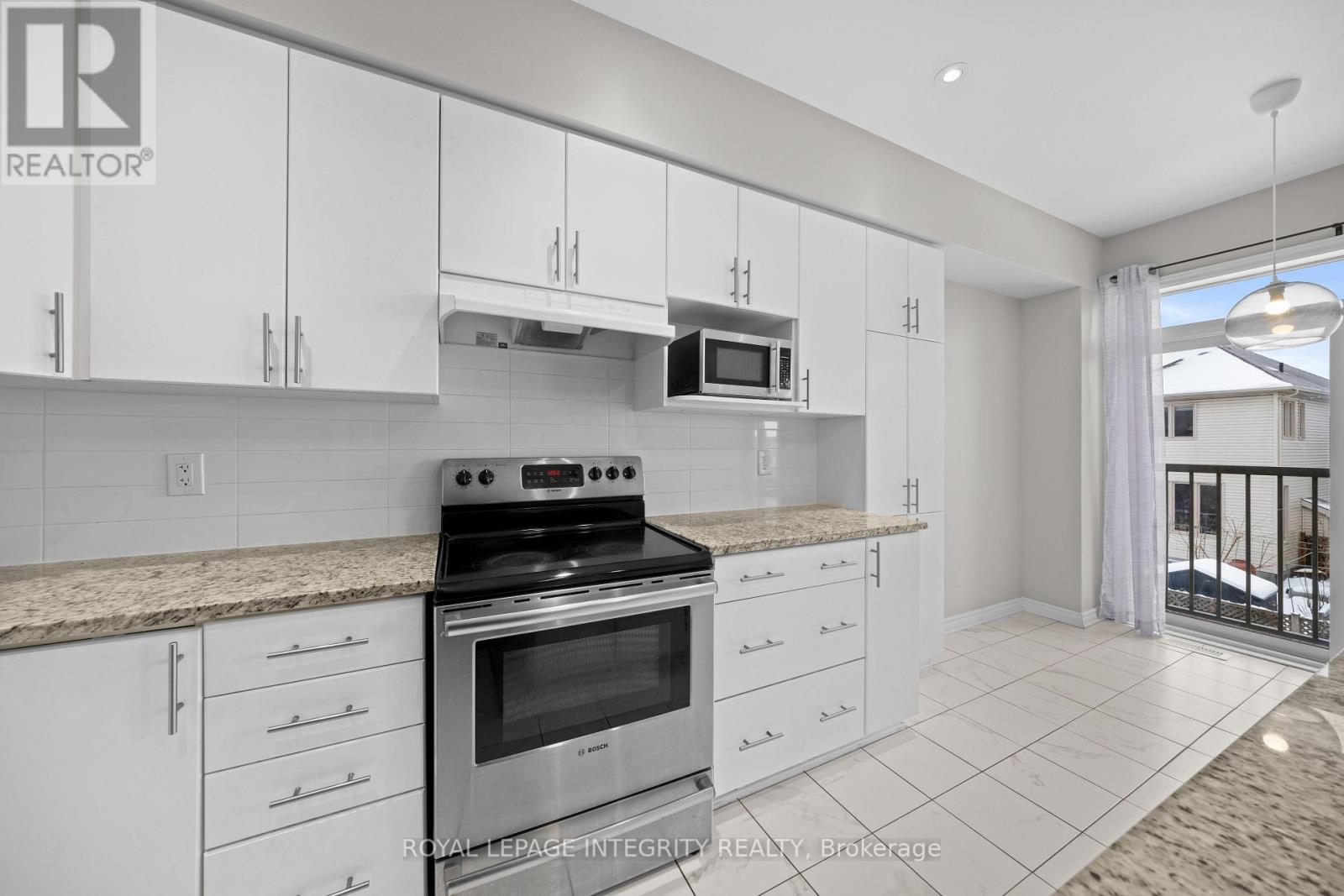 906 Fletcher Circle, Ottawa, Ontario  K2T 0B8 - Photo 15 - X12653652