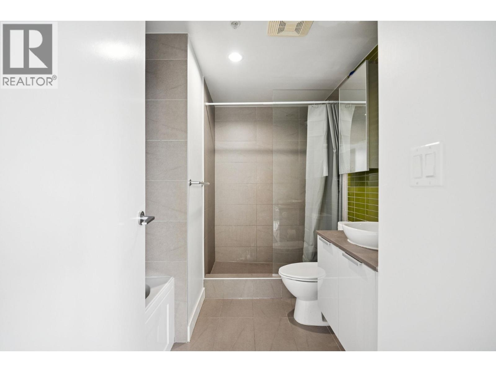 3909 128 W Cordova Street, Vancouver, British Columbia  V6B 0E6 - Photo 14 - R3075199