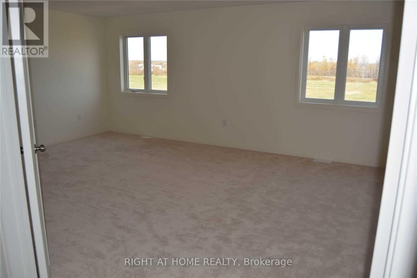 135 Yacht Drive, Clarington, Ontario  L1C 2W3 - Photo 7 - E12653650