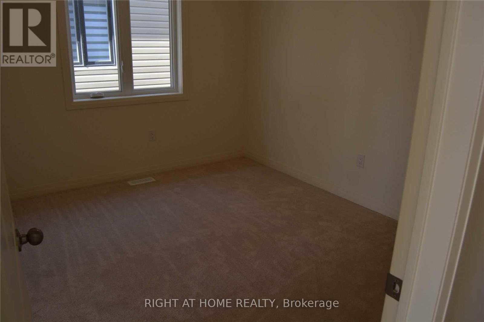 135 Yacht Drive, Clarington, Ontario  L1C 2W3 - Photo 9 - E12653650