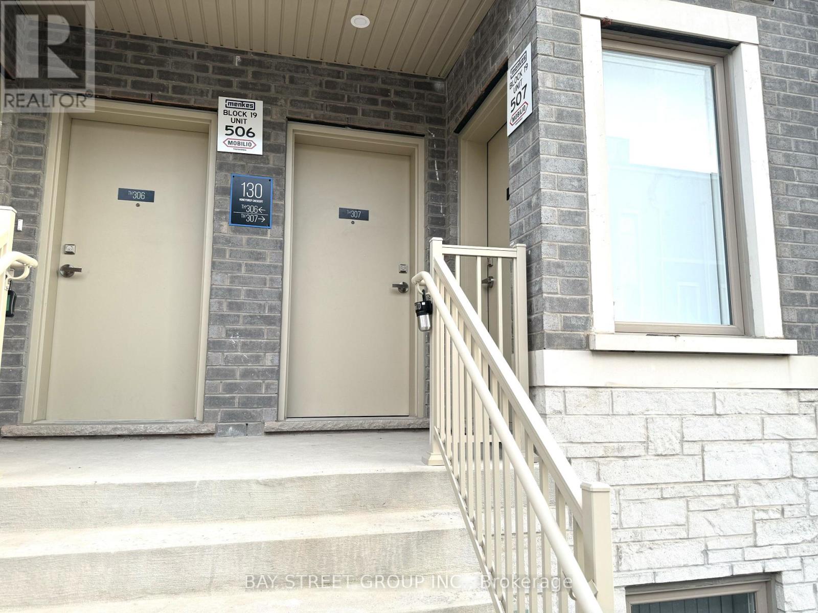 Th307 - 130 Honeycrisp Crescent, Vaughan, Ontario  L4K 0N7 - Photo 2 - N12653656