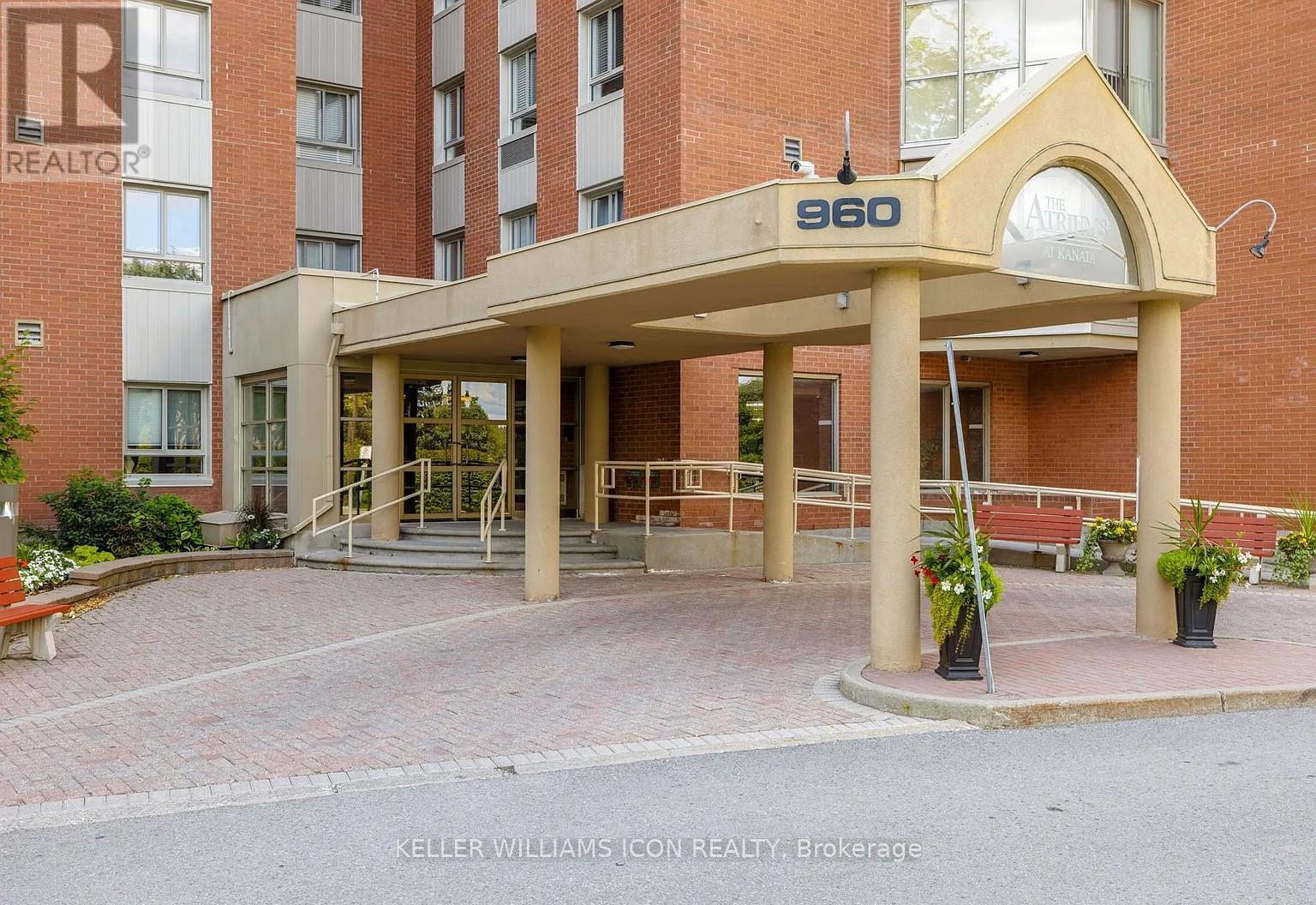 702 - 960 Teron Road, Ottawa, Ontario  K2K 2B6 - Photo 2 - X12653664