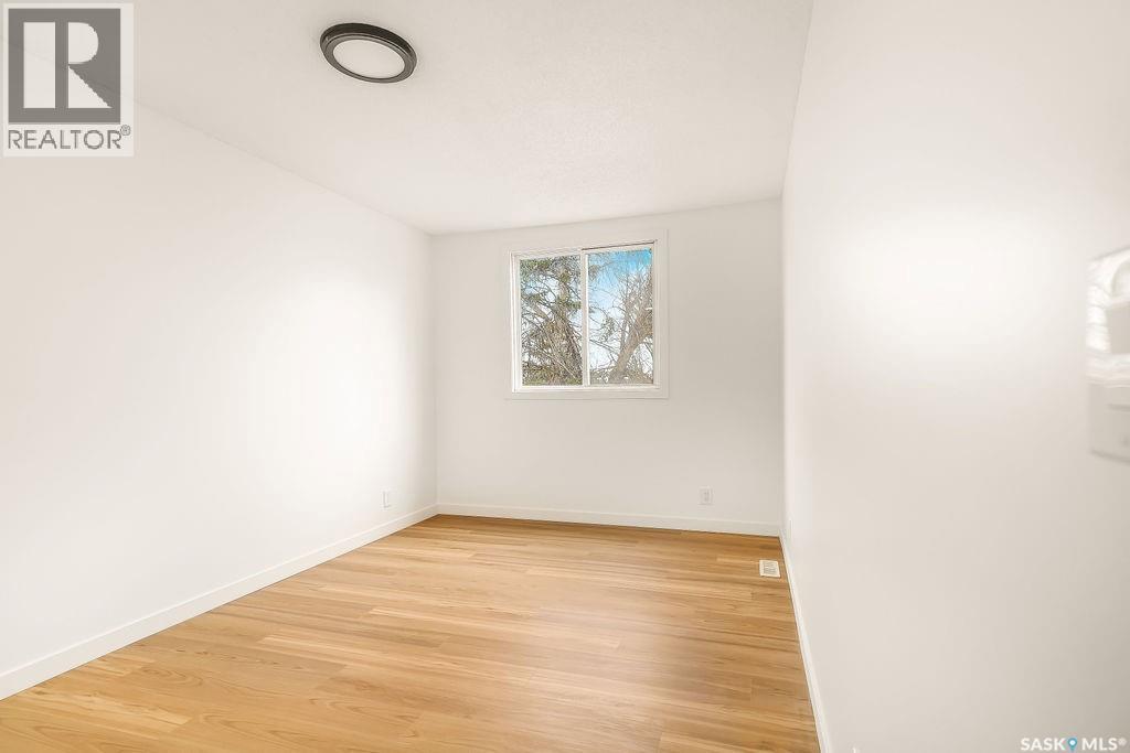 3914 Castle Road, Regina, Saskatchewan  S4S 6A4 - Photo 11 - SK024467