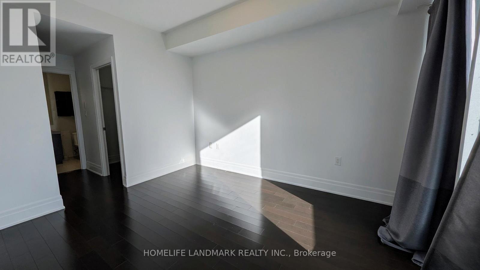 3902 - 8 The Esplanade, Toronto, Ontario  M5E 0A6 - Photo 10 - C12653676