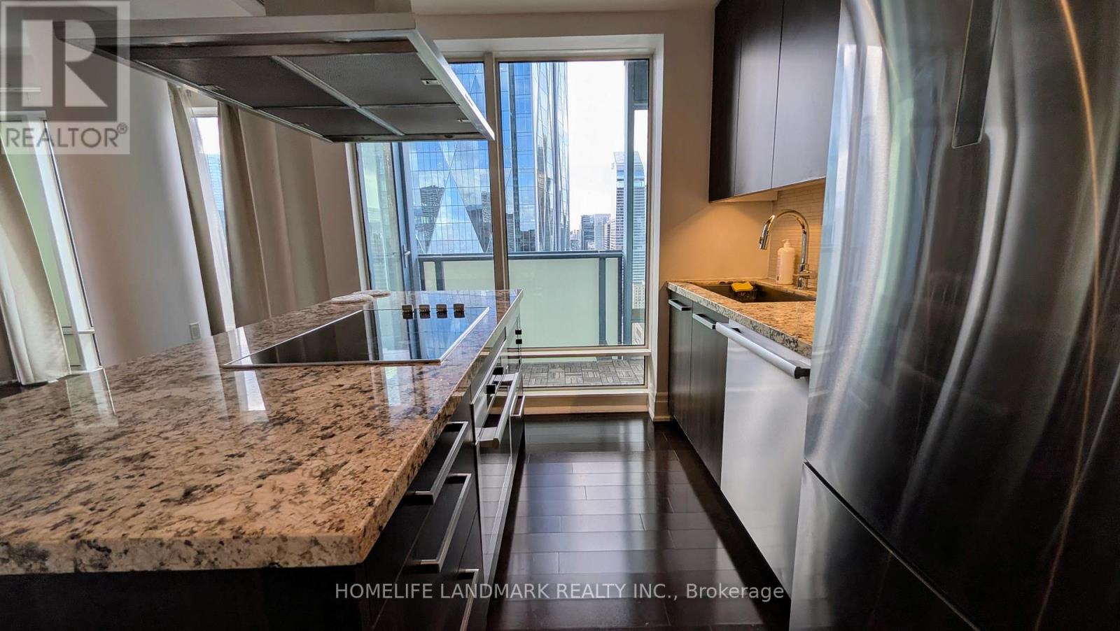 3902 - 8 The Esplanade, Toronto, Ontario  M5E 0A6 - Photo 3 - C12653676