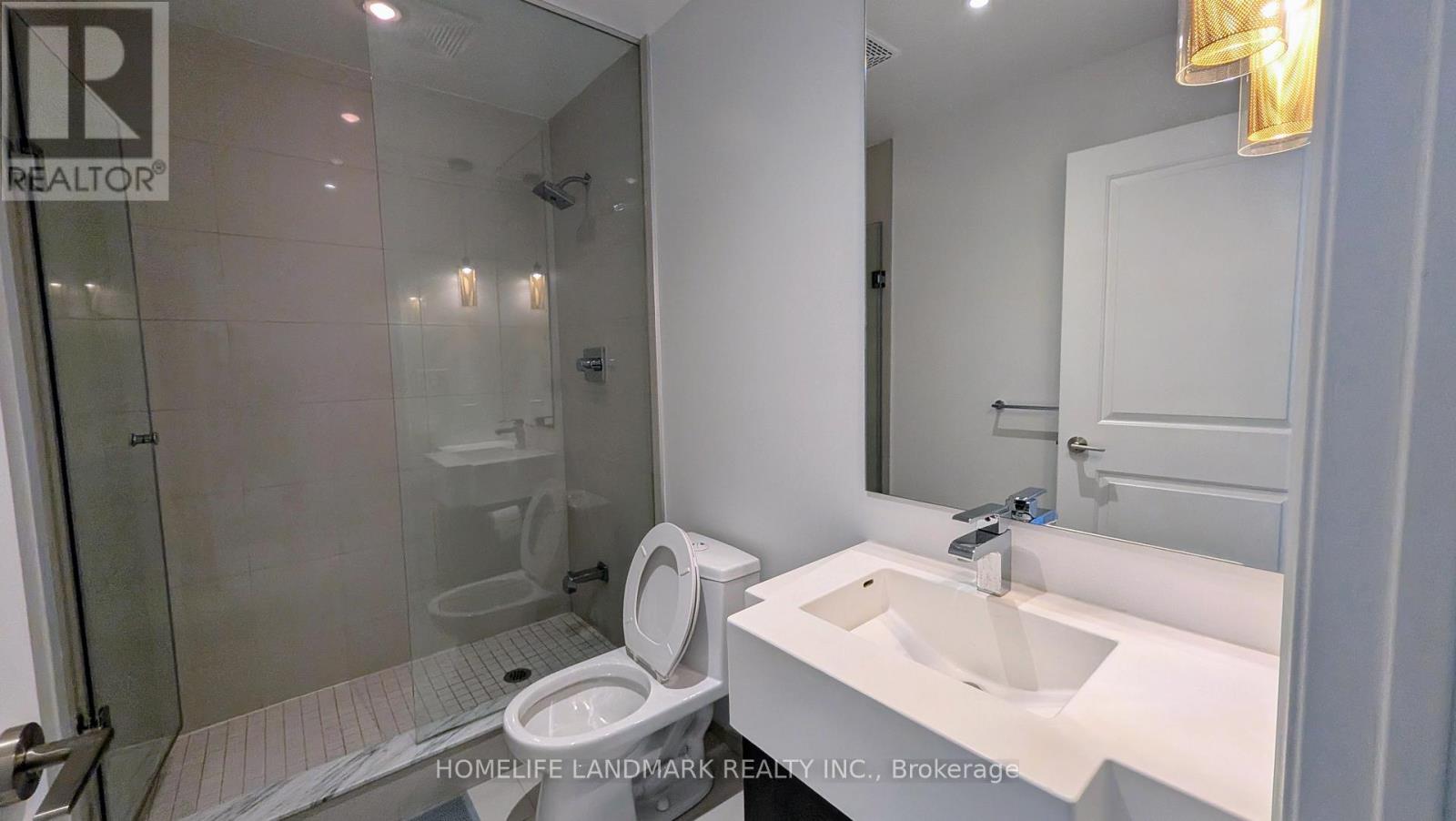 3902 - 8 The Esplanade, Toronto, Ontario  M5E 0A6 - Photo 7 - C12653676