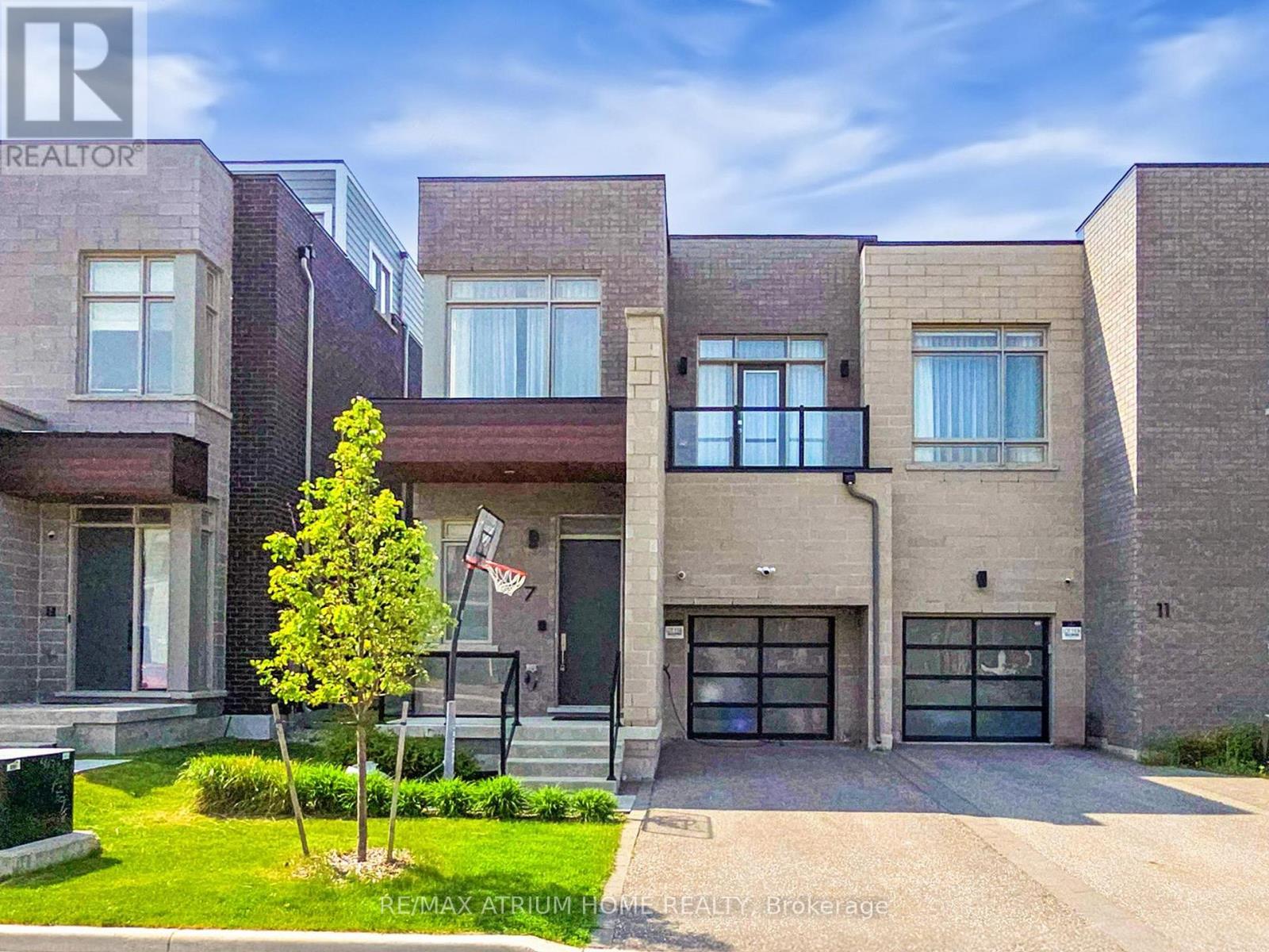 7 ORBIT AVENUE, Richmond Hill, Ontario