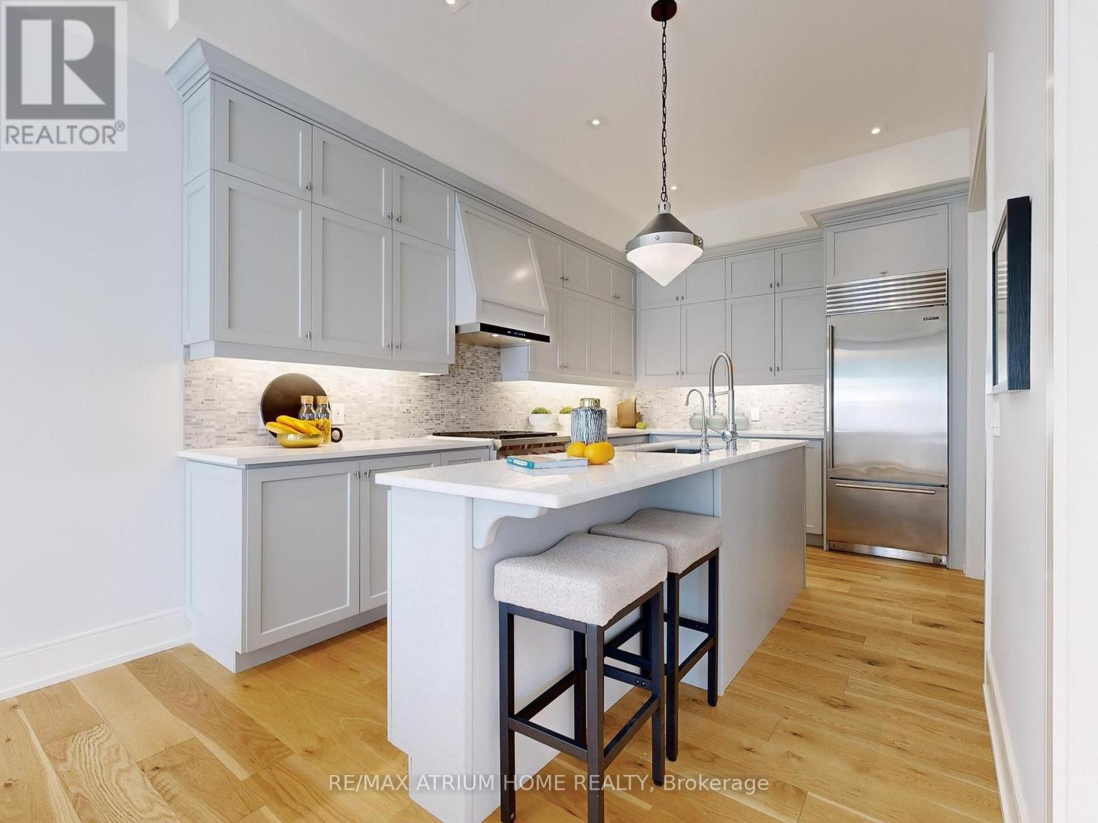 7 Orbit Avenue, Richmond Hill, Ontario  L4C 4Z2 - Photo 12 - N12653672