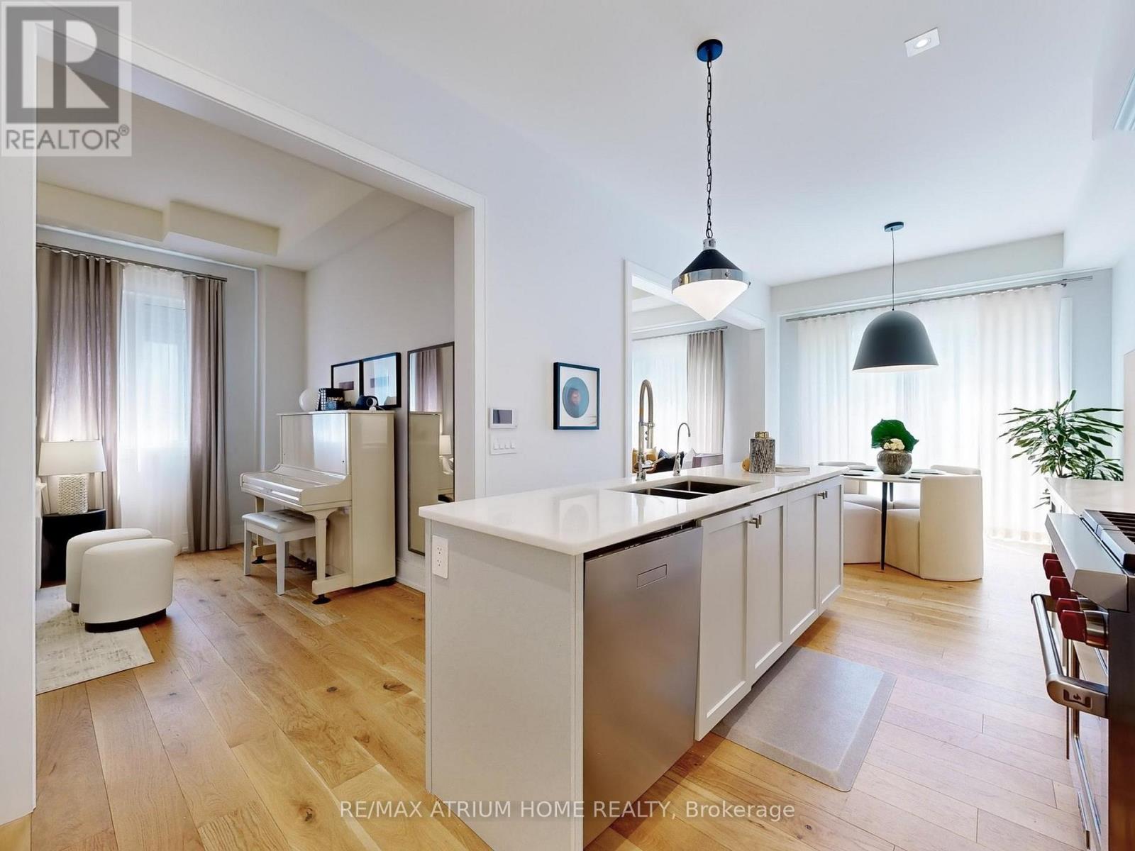 7 Orbit Avenue, Richmond Hill, Ontario  L4C 4Z2 - Photo 13 - N12653672