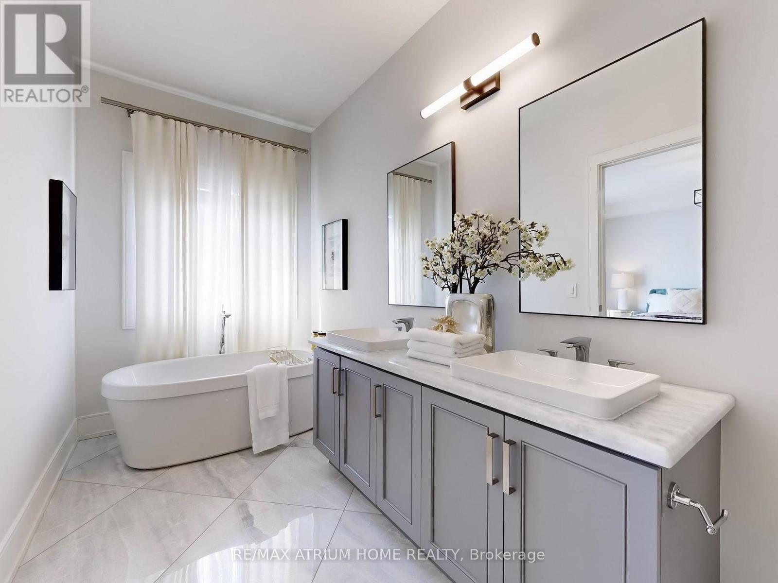 7 Orbit Avenue, Richmond Hill, Ontario  L4C 4Z2 - Photo 27 - N12653672