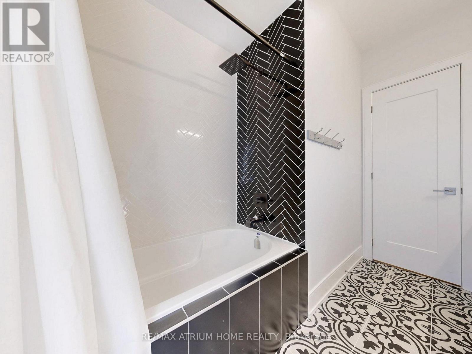 7 Orbit Avenue, Richmond Hill, Ontario  L4C 4Z2 - Photo 42 - N12653672