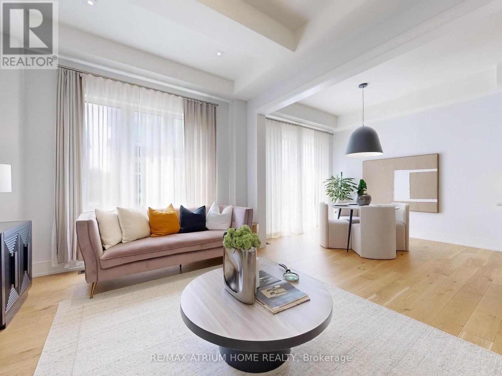 7 Orbit Avenue, Richmond Hill, Ontario  L4C 4Z2 - Photo 9 - N12653672