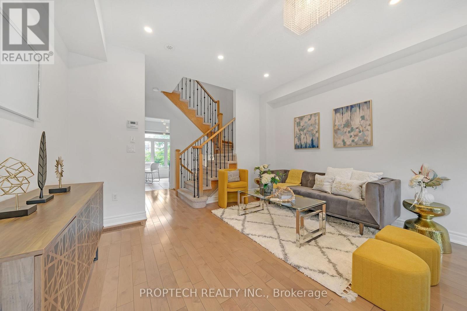 38 Beehive Lane, Markham, Ontario  L6E 0K6 - Photo 3 - N12653674