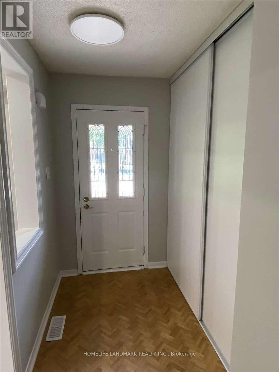 1593 Parish Lane, Oakville, Ontario  L6M 3E2 - Photo 14 - W12574948