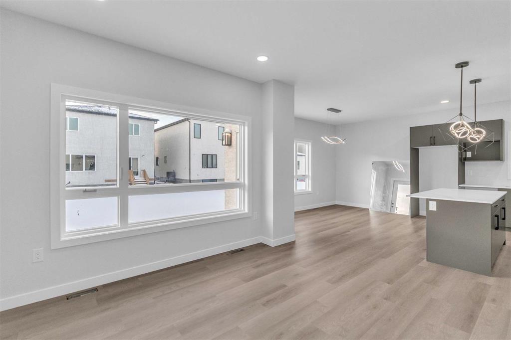 16 Platt Street, Winnipeg, Manitoba  R2R 3B1 - Photo 6 - 202530275