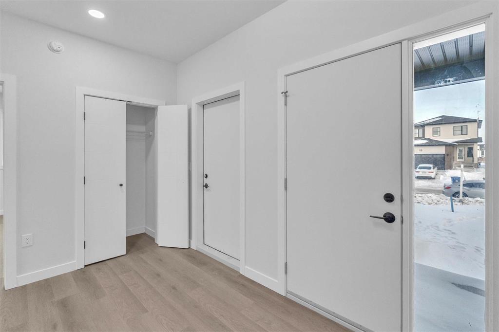 16 Platt Street, Winnipeg, Manitoba  R2R 3B1 - Photo 9 - 202530275