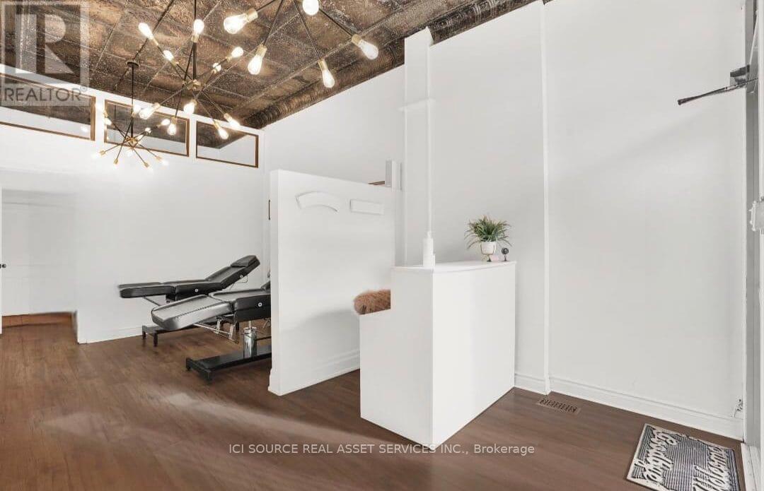 232 King Street W, Hamilton, Ontario  L8P 1A9 - Photo 5 - X12653010