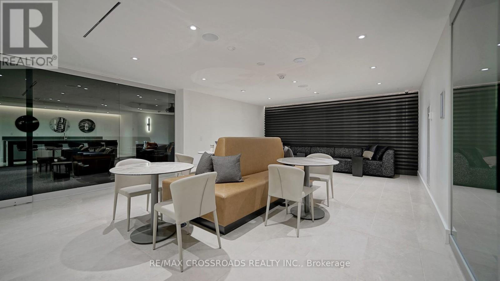 319e - 8868 Yonge Street, Richmond Hill, Ontario L4C 0T4 - Photo 47 - N12653706