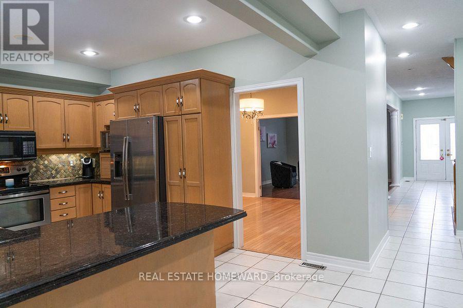 13 Fawn Crescent, Barrie (Ardagh), Ontario  L4N 7Z5 - Photo 6 - S12653712