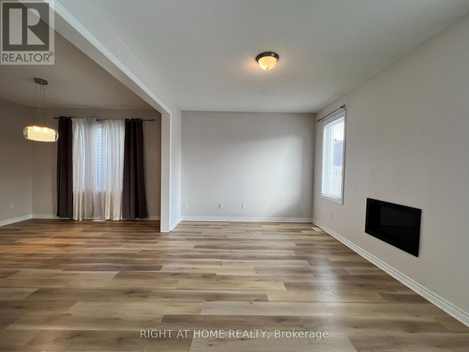 529 Honeylocust Avenue, Ottawa, Ontario  K2V 0K9 - Photo 5 - X12481371