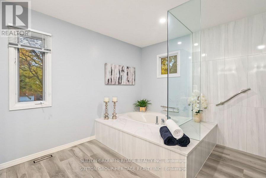 16 Mantell Crescent, Ajax, Ontario  L1T 3N6 - Photo 34 - E12653736