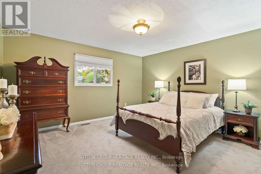 16 Mantell Crescent, Ajax, Ontario  L1T 3N6 - Photo 38 - E12653736