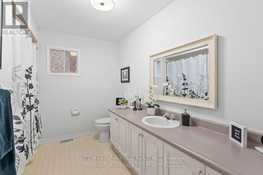 16 Mantell Crescent, Ajax, Ontario  L1T 3N6 - Photo 40 - E12653736