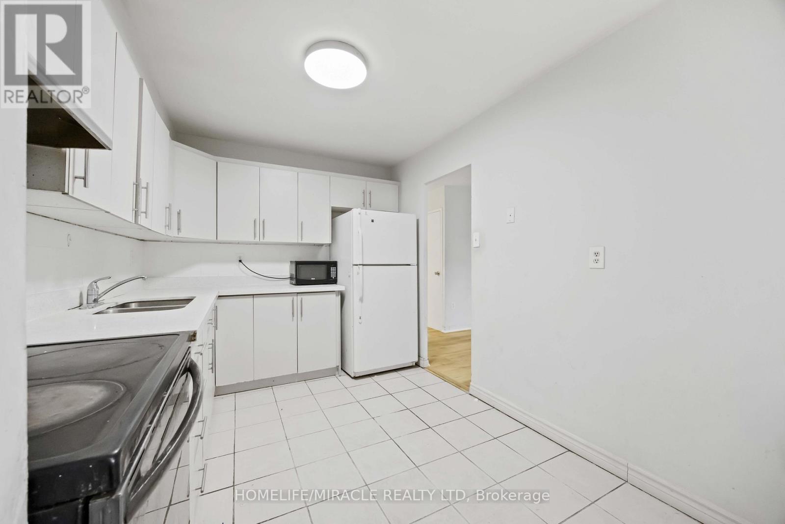 1008 - 60 Stevenson Road, Toronto, Ontario  M9V 2B4 - Photo 11 - W12573596